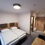 Vendégház Haus Waldesruh 3*