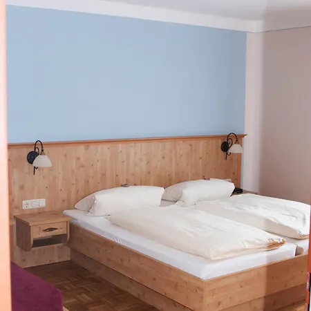 Haus Waldesruh Guest house Ubersee