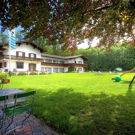 Guest house Haus Waldesruh 2*